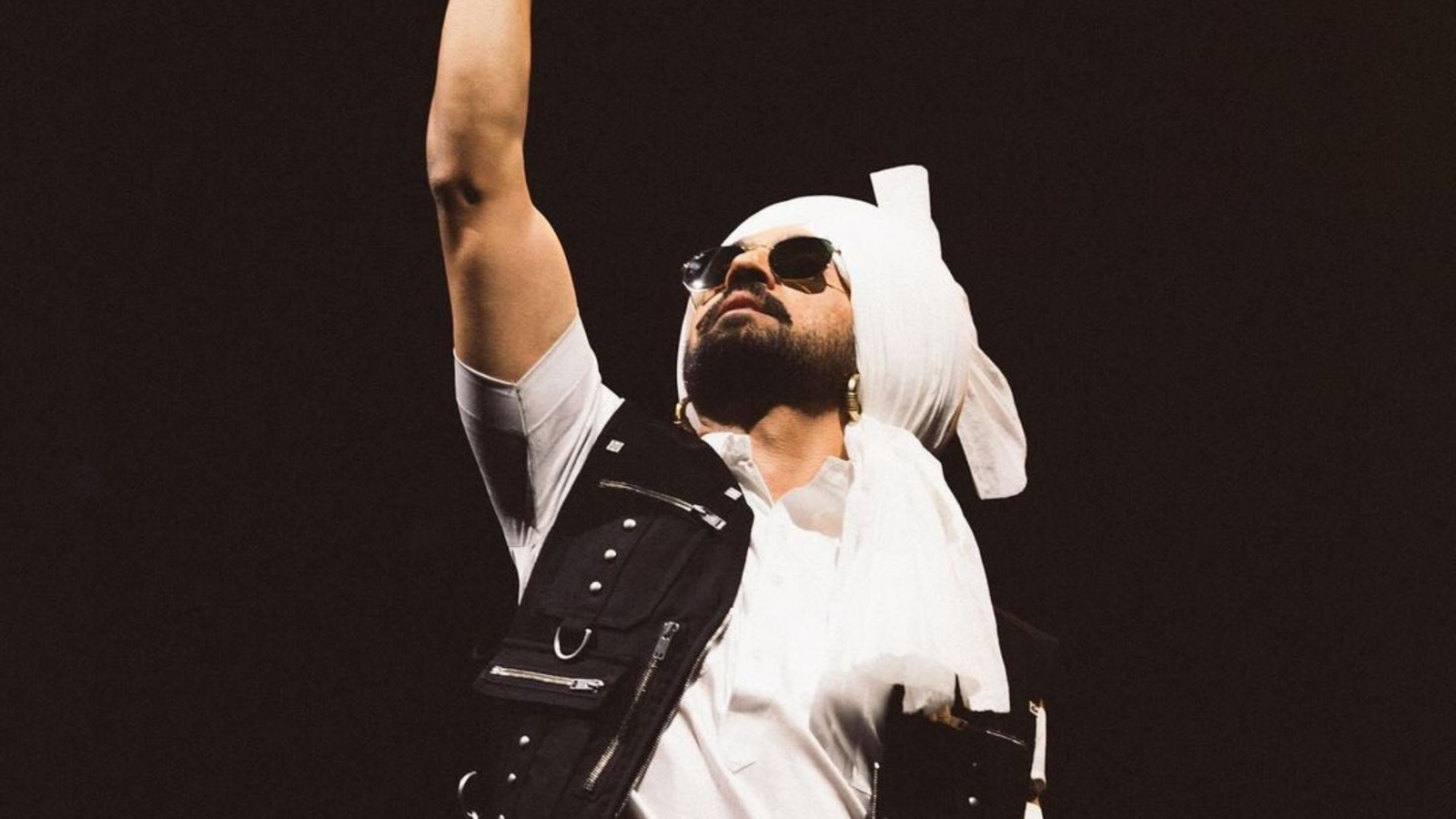 Diljit Dosanjh’s Manager Responds To Claims That Desi Dancers Weren’t Paid On Dil-Luminati Tour